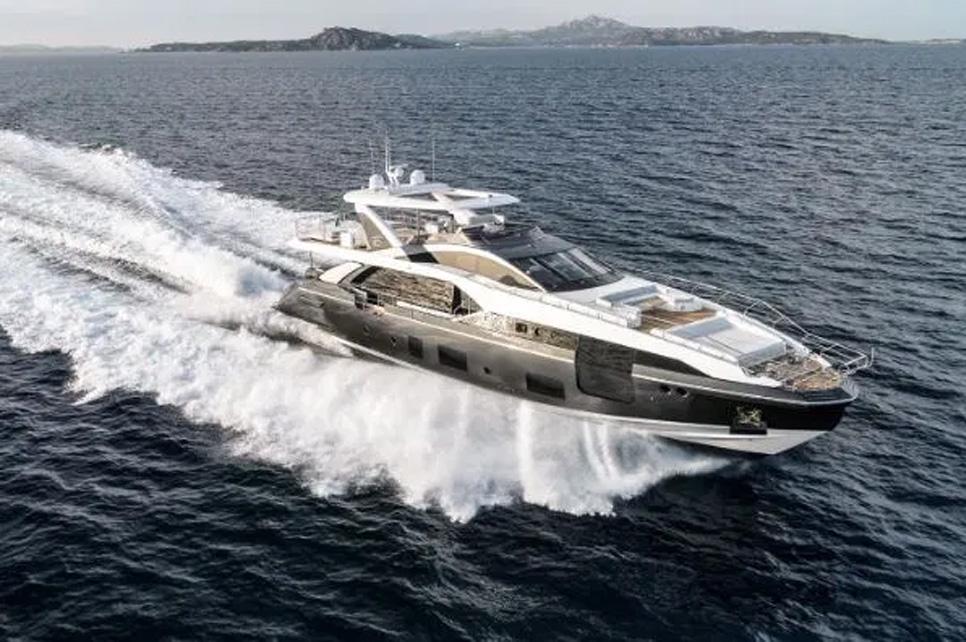 Yacht Ronaldo seharga £5.5m Copyright: The Sun
