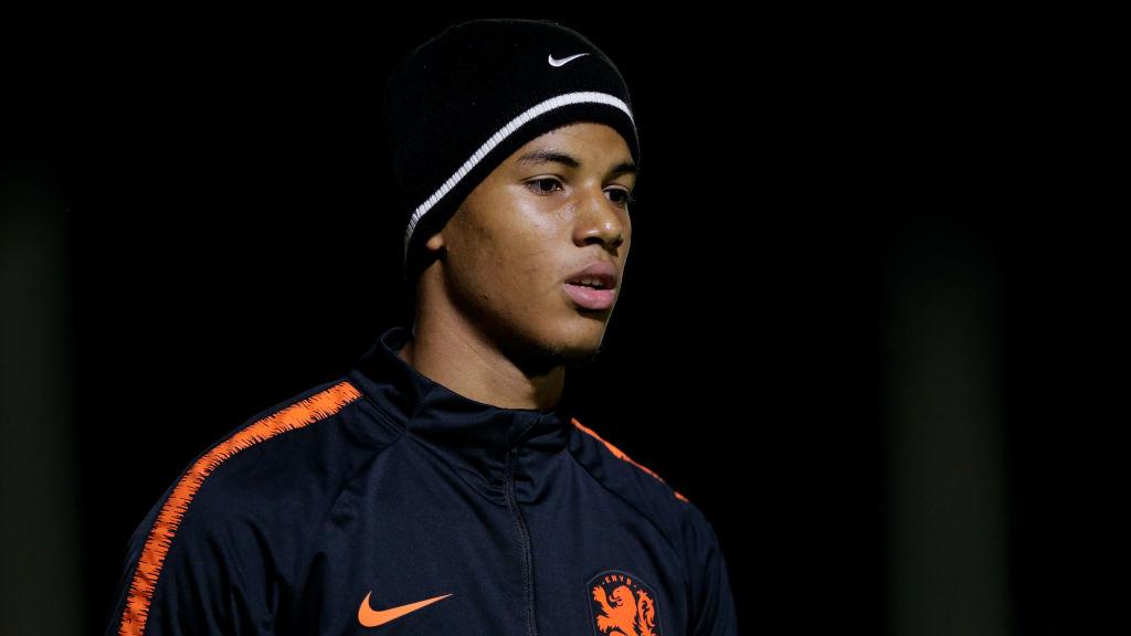 Xavier Mbuyamba, bek Timnas Belanda U-19 yang dijuluki The Next Virgil van Dijk.