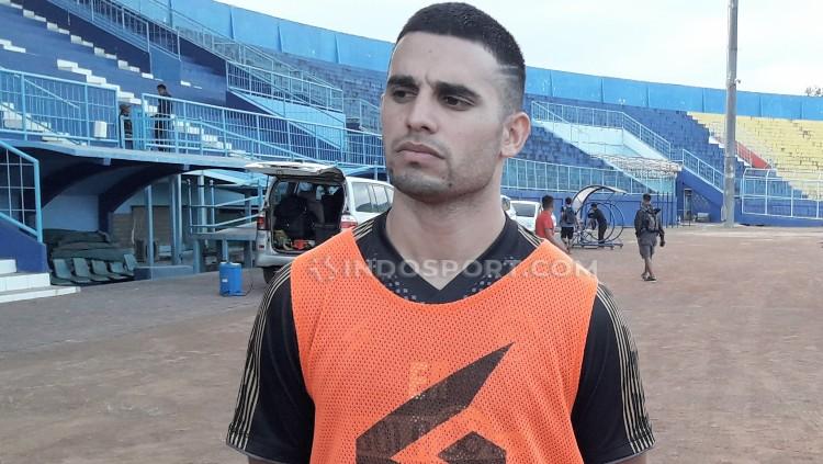Striker Arema FC, Elias Alderete.