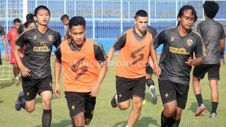 Latihan skuat Arema FC di Stadion Kanjuruhan, Malang beberapa waktu lalu.