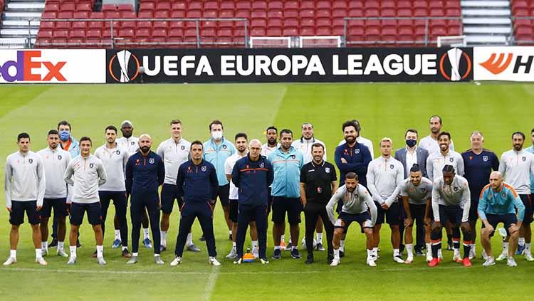 Pelatih Copenhagen, Stale Solbakken, menjanjikan bonus menarik jika anak asuhnya berhasil mengalahkan Manchester United di perempatfinal Liga Europa.