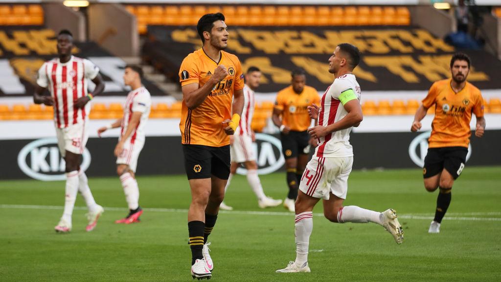 Selebrasi Raul Jimenez usai mencetak gol di laga Liga Europa Wolves vs Olympiakos