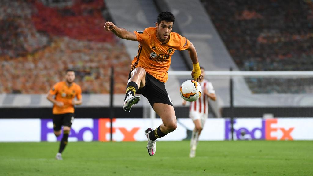 Aksi Raul Jimenez di laga Liga Europa Wolves vs Olympiakos - INDOSPORT