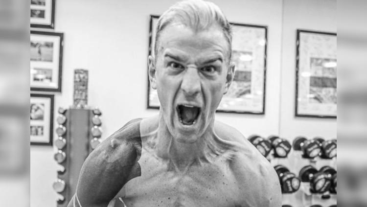 Joe Hart kini memiliki tubuh penuh otot.