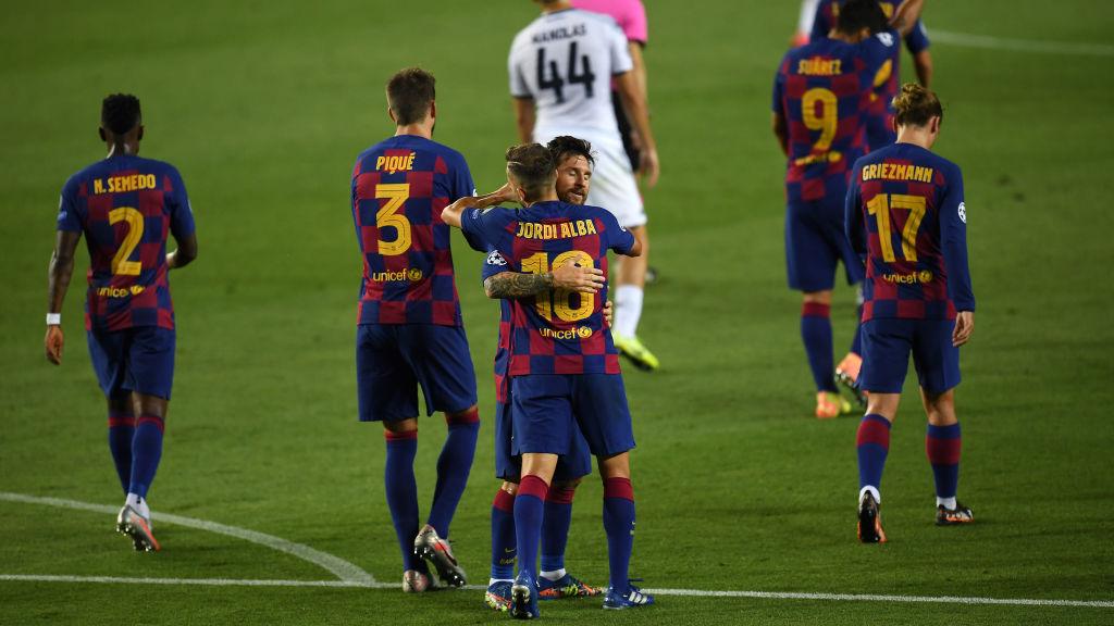 Selebrasi Lionel Messi usai mencetak gol di Liga Champions Barcelona vs Napoli Copyright: David Ramos/Getty Images