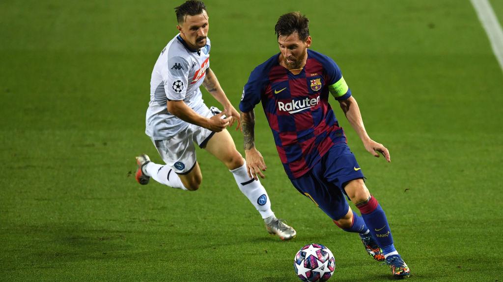 Aksi Lionel Messi di laga Liga Champions antara Barcelona vs Napoli.