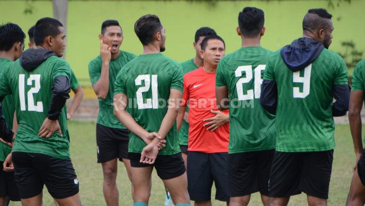 Latihan klub Liga 2, PSMS Medan dibawah kepemimpinan pelatih Philep Hansen.