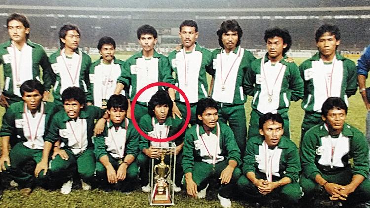 Striker legendaris NIAC Mitra, Zein Al Hadad, saat menjuarai Galatama 1988.