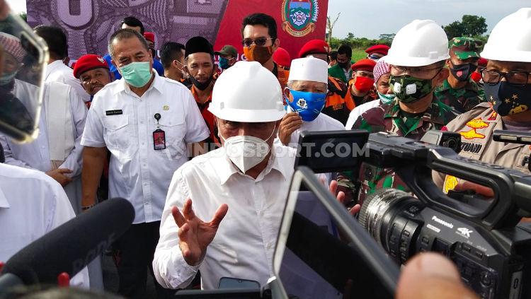 Gubernur Sumut, Edy Rahmayadi, saat groundbreaking Kawasan Sport Center Sumut di Desa Sena, Kecamatan Batang Kuis, Kabupaten Deli Serdang, Jumat (14/08/20) petang.
