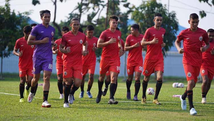 Persija Jakarta menggelar latihan perdana sebagai persiapan lanjutan Liga 1 2020 di Lapangan PSAU TNI AU, Halim, Rabu (19/08/20). Foto: Khairul Imam/Persija