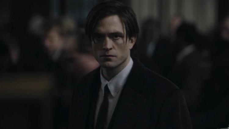 Robert Pattinson dalam film The Batman.