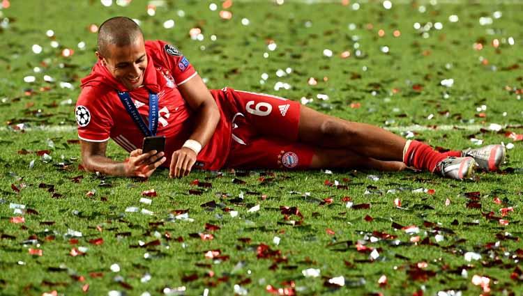 Rekap rumor transfer Kamis (17/09/20) dari Liverpool yang dapatkan Thiago Alcantara dan AC Milan yang incar Jean-Clair Todibo. - INDOSPORT