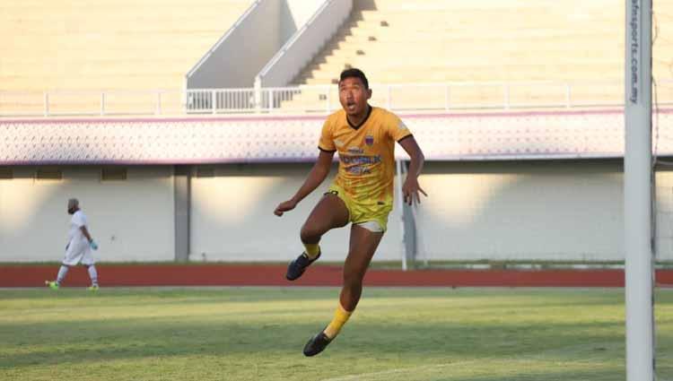 Kiper Persita Tangerang, Yogi Triana, memanfaatkan jeda kompetisi Liga 1 2020 beberapa waktu lalu dengan berbisnis janda bolong.