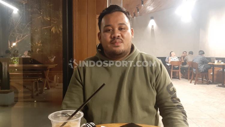 Pro player PES Persija Jakarta eSports, Rizal 'Ivander' Danyarta mengungkap perbedaan fans Indonesia dan pengalamannya membela tim Liga Thailand. - INDOSPORT