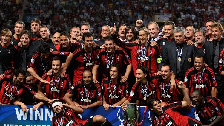 Selebrasi AC Milan saat menjuarai Piala Super Eropa 2007. - INDOSPORT