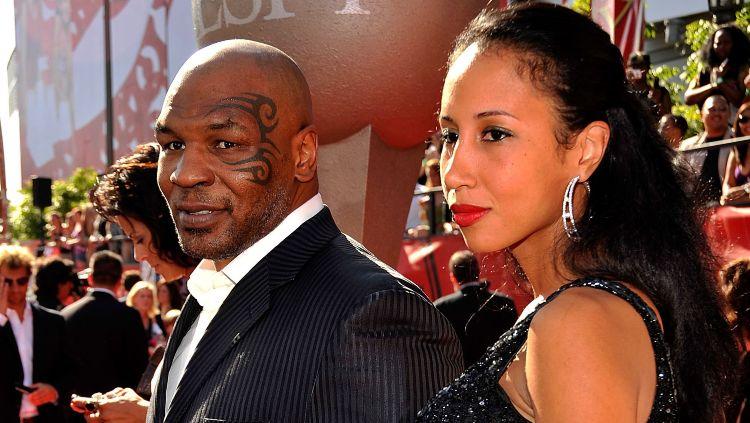 Mike Tyson dan Monica Turner.