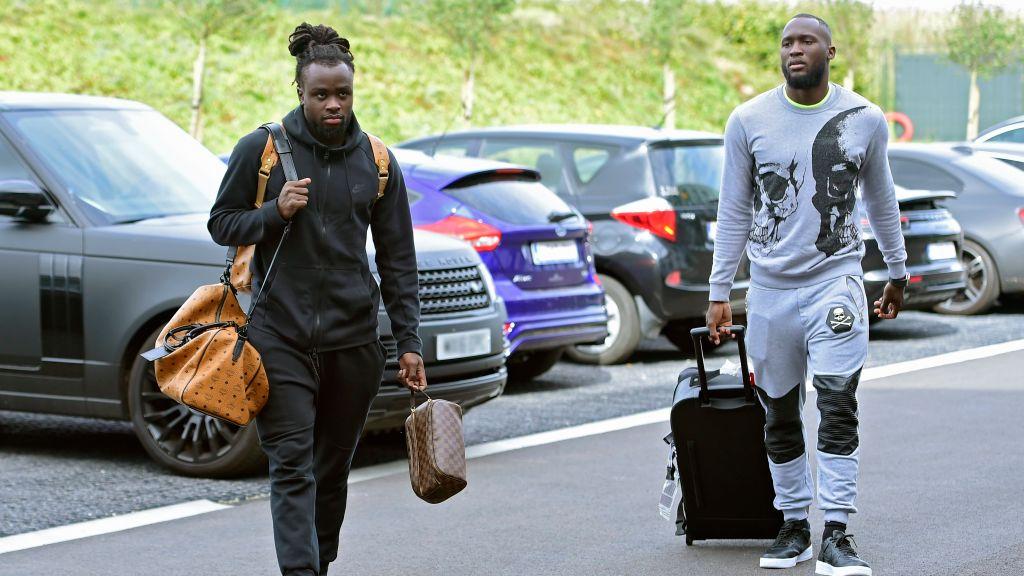 Jordan Lukaku dan Romelu Lukaku saat hendak menjalani sesi latihan Timnas Belgia