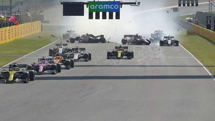 Balapan Formula 1 GP Tuscan 2020 di Sirkuit Mugello diwarnai insiden tabrakan parah yang membuat sejumlah pembalap tak bisa melanjutkan balapan. - INDOSPORT