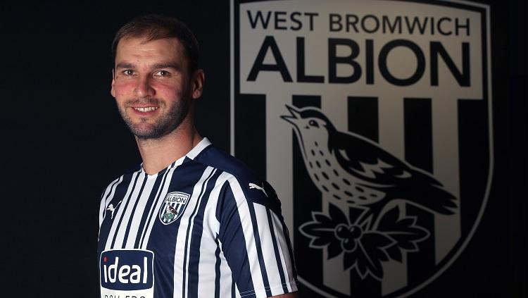 Mantan kapten Chelsea, Branislav Ivanovic, resmi bergabung dengan klub promosi Liga Inggris, West Bromwich Albion, di bursa transfer musim panas ini.