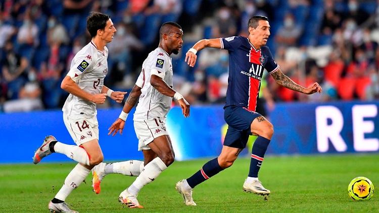Gelandang PSG, Angel Di Maria, beraksi dalam pertandingan Ligue 1 Prancis kontra Metz, Rabu (16/9/20). - INDOSPORT