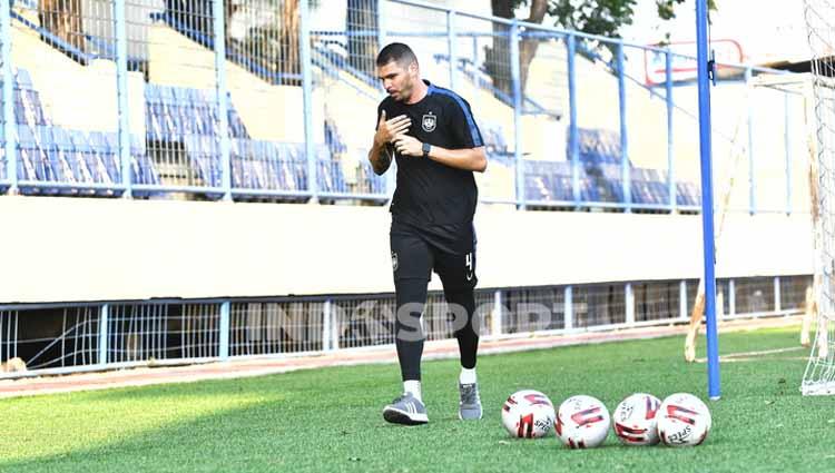 Pemain asing PSIS Wallace Costa yang sudah bergabung dengan rekan-rekannya untuk berlatih setelah tiba dari Brasil.