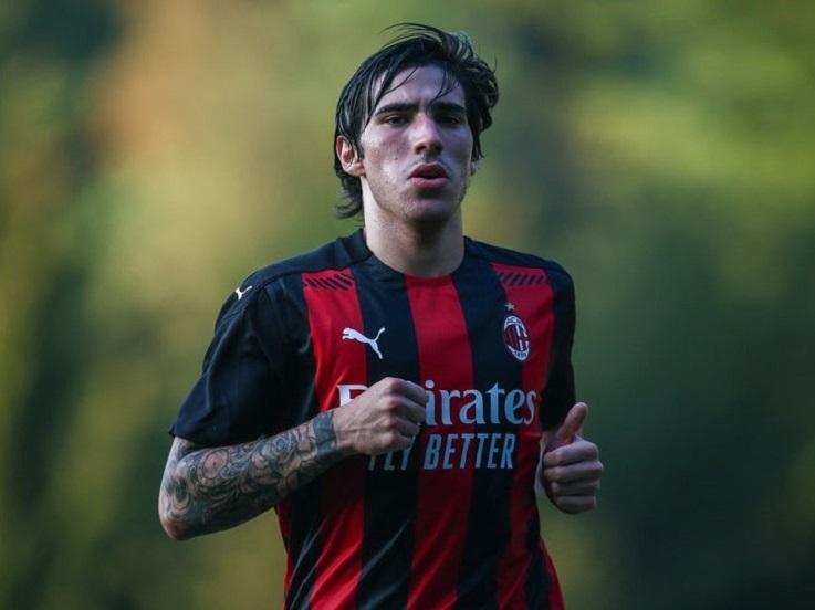 Pemain baru AC Milan miusim 2020-20201, Sandro Tonali. Copyright: acmilan.com