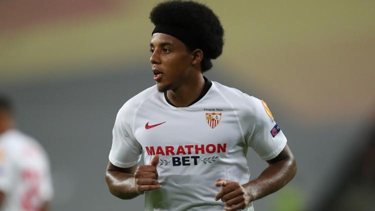 Manajemen Manchester United meminta Ole Gunnar Solskjaer mendepak 3 pemain terlebih dulu sebelum mendatangkan bek tengah baru, Jules Kounde, dari Sevilla.