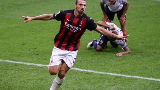Selebrasi Zlatan Ibrahimovic dalam laga AC Milan vs Bologna