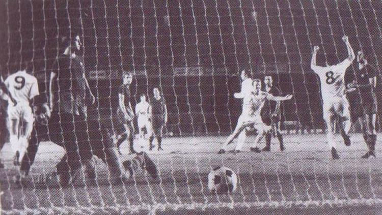 Pemandangan pertandingan Inter-Cities Fairs Cup Trophy Play-Off antara Barceloba vs Leeds United, 22 September 1971.