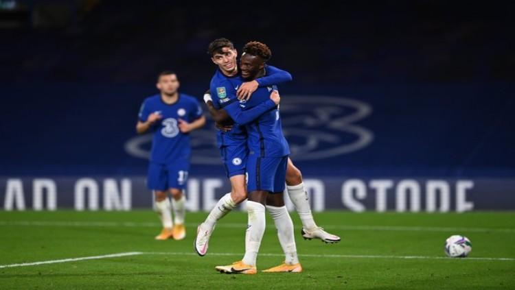 Kai Havertz berselebrasi dengan Tammy Abraham Copyright: twitter.com/ChelseaFC