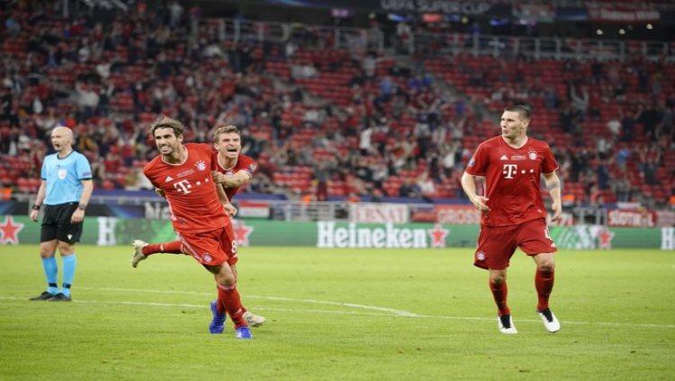 Javi Martinez usai mencetak gol bagi Bayern Munchen vs Sevilla di ajang UEFA Super Cup 2020.