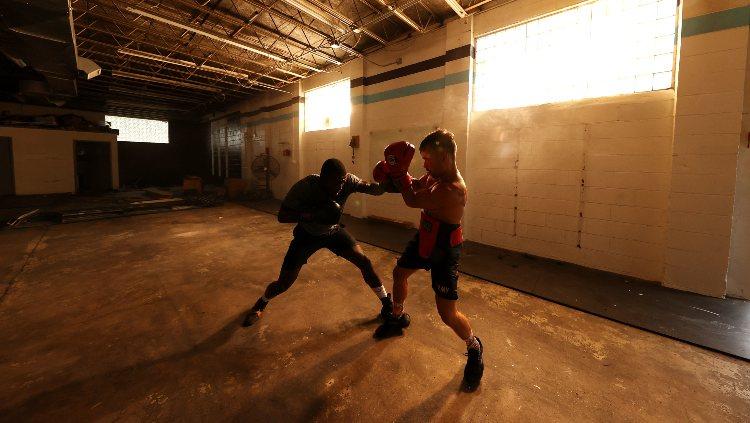 Jadwal tinju dunia untuk bulan November 2023. Foto: Al Bello/Getty Images.