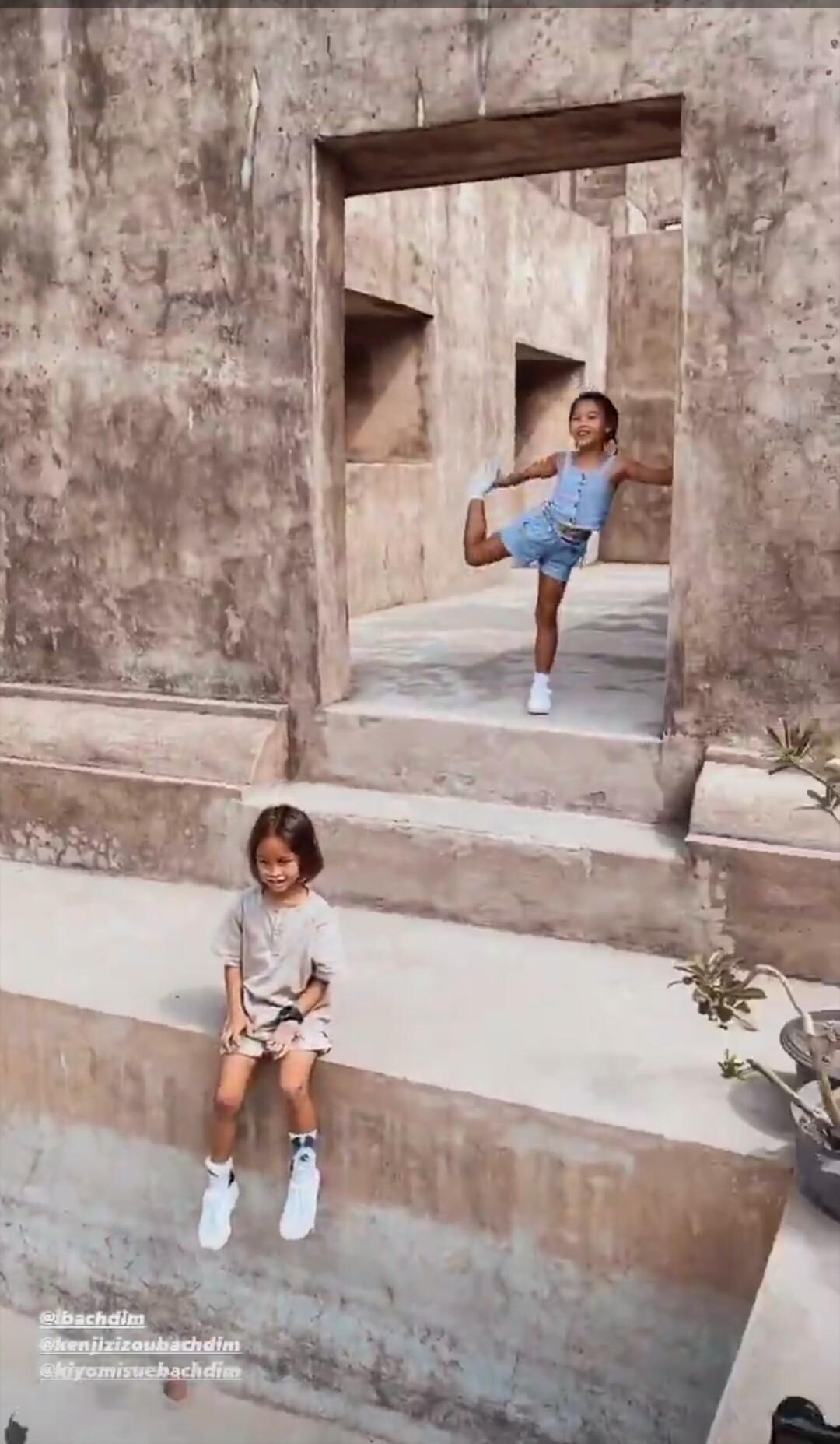 Keluarga Irfan Bachdim Liburan Copyright: Instagram Jennifer bacdim