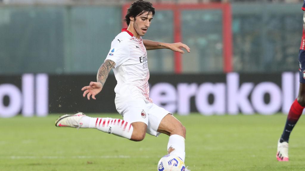 Sandro Tonali di laga Crotone vs AC Milan - INDOSPORT