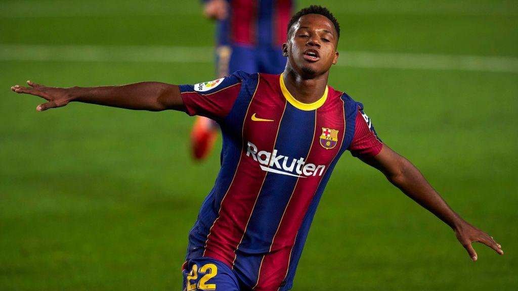 Selebrasi Ansu Fati usai mencetak gol untuk Barcelona ke gawang Villarreal