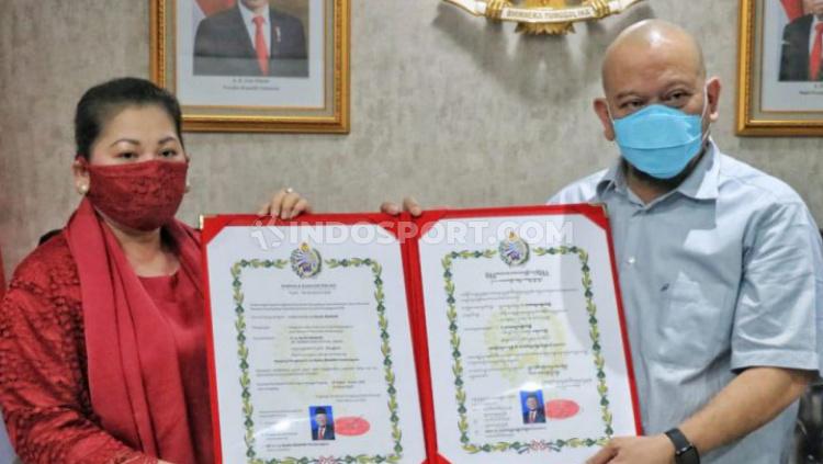 La Nyalla Mahmud Mattalitti kembali mendapatkan gelar kehormatan dari Keraton Kasunanan Surakarta.
