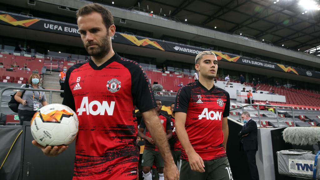 Gelandang Manchester United, Juan Mata, tengah diperebutkan AC Milan dan Inter Milan
