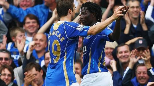 Selebrasi Benjani Mwaruwari usai mencetak gol dalam laga Liga Inggris antara Portsmouth vs Reading, 29 September 2007.