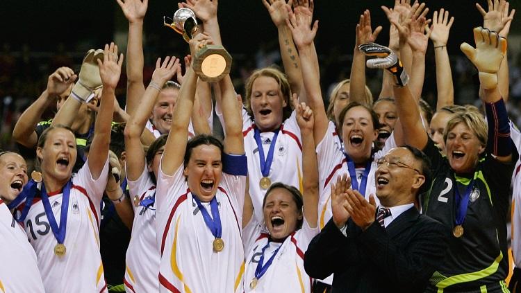 Selebrasi Timnas Wanita Jerman saat menjuarai Piala Dunia Wanita, 30 September 2007.