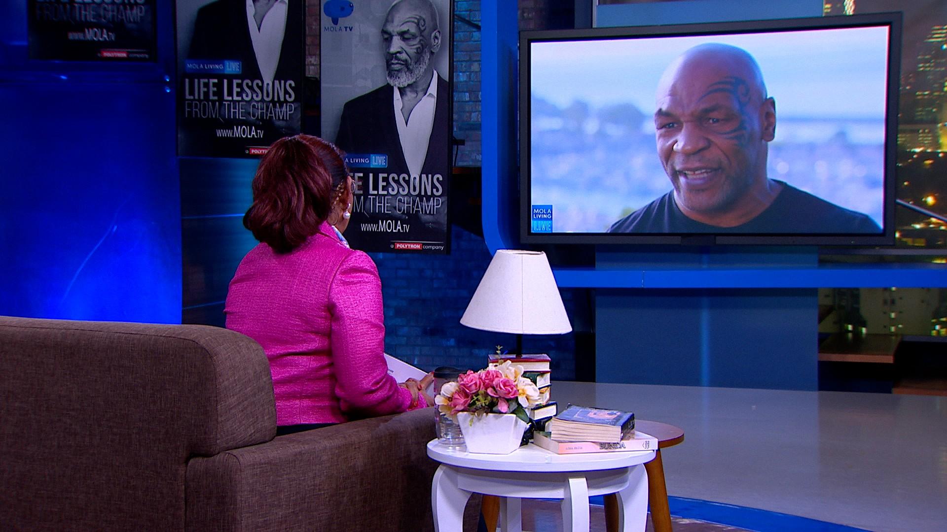 Sebuah obrolan menarik terjadi antara legenda tinju dunia, Mike Tyson, dengan mantan Menteri Perikanan dan Kelautan Republik Indonesia, Susi Pudjiastuti.