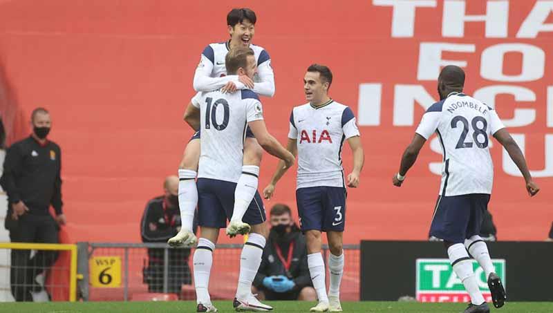 Selebrasi Son Heung-Min merayakan gol kedua timnya pada laga Liga Inggris antara Manchester United vs Tottenham Hotspur, Minggu (04/10/20).