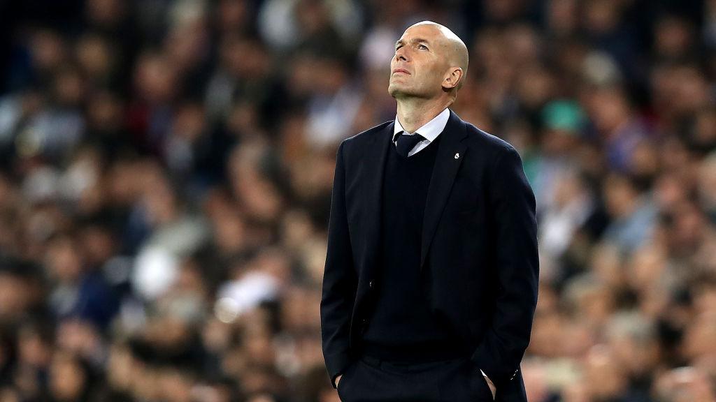 Real Madrid turut memberikan sikap setelah mantan pelatih klub Zinedine Zidane mendapat perlakuan kurang pantas dari Presiden Federasi Sepak Bola Prancis. - INDOSPORT