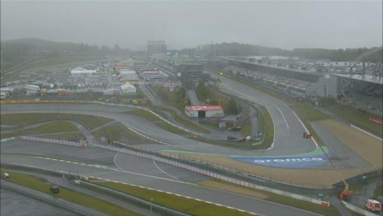 Dilanda cuaca buruk, Free Practice 1 (FP1) F1 GP Eifel yang rencananya akan dilangsungkan di Sirkuit Nurburgring, Jerman, batal digelar. - INDOSPORT