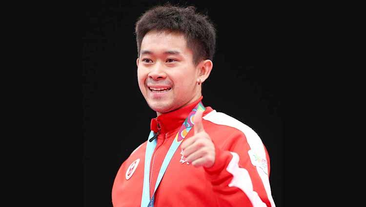 Sungguh royal aksi yang dilakukan Nyl Yakura, pebulutangkis Kanada berdarah Indonesia yang bagi-bagi hadiah mewah di Istora saat Indonesia Masters 2023. - INDOSPORT