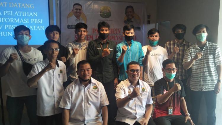 Pengprov PBSI Sulsel menggelar Pelatihan Sistem Informasi, Kamis (15/10/20).