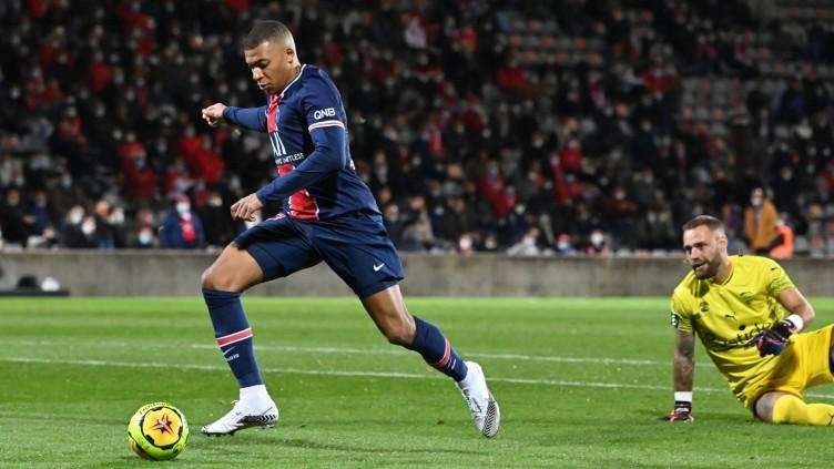 PSG sukses menangi laga Ligue 1 Prancis lanjutan kontra Nimes. - INDOSPORT