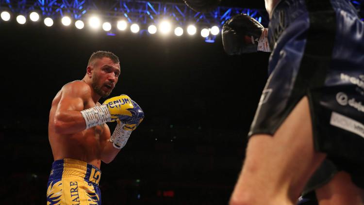 Berikut link live streaming mega duel tinju dunia antara Vasyl Lomachenko vs Teofimo Lopez yang berlangsung pada pukul 09:00 WIB, Minggu (18/10/20) hari ini.
