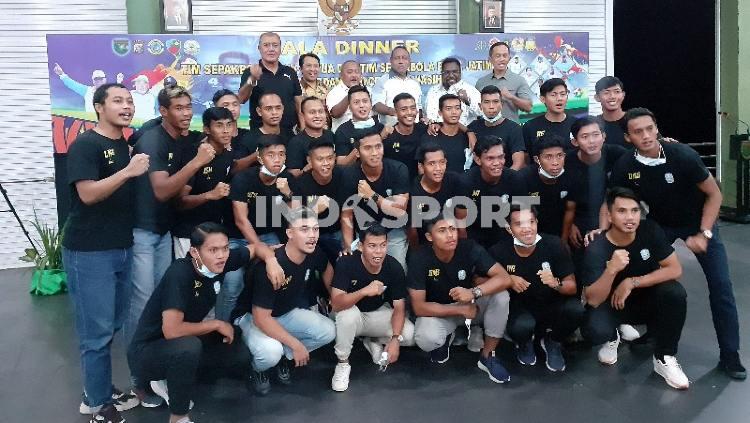 Tim Sepak Bola Jawa Timur.