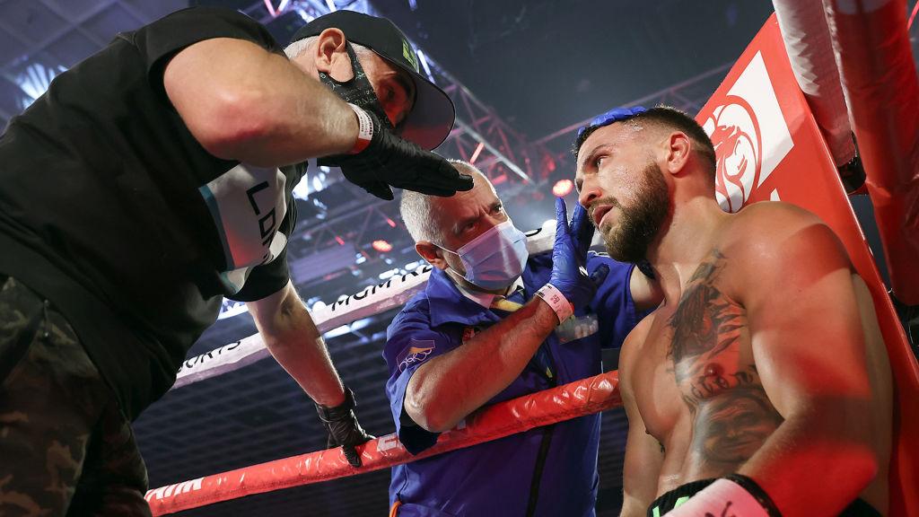 Vasyl Lomachenko yang terpana dengan sanjungan Mike Tyson.
