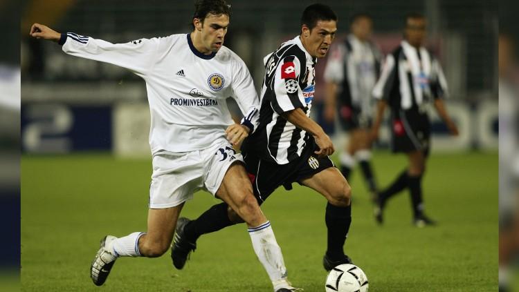 Mauro Camoranesi dan Goran Sablic di laga Juventus vs Dynamo Kiev, Liga Champions 2002/03.